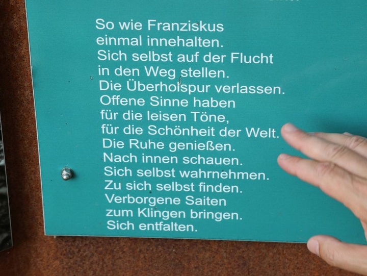Lesestation am Franziskusweg
